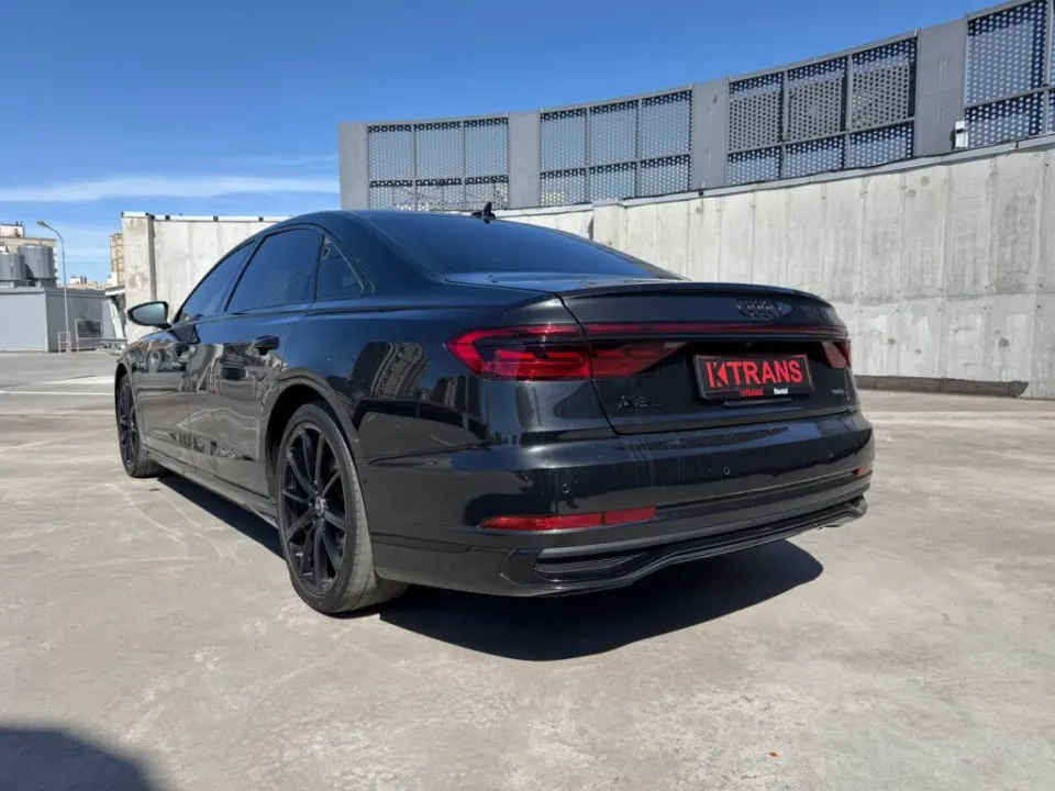 Audi A8 L 2022 з парку оренди KTRANS