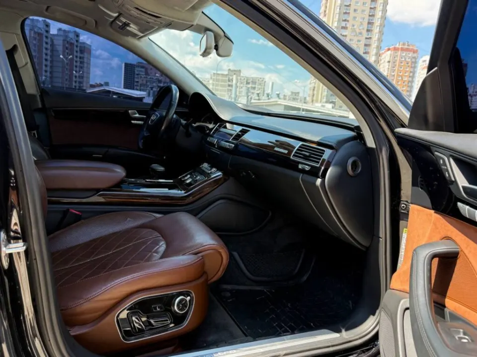 Audi A8 2015 з парку оренди KTRANS