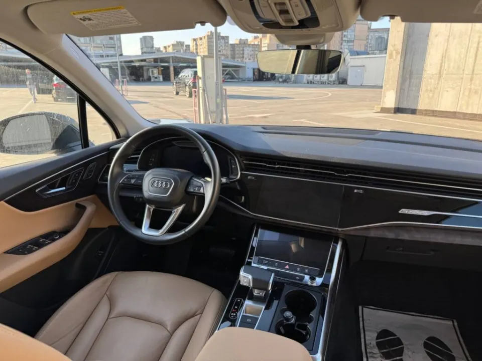 Audi Q7 2019 з парку оренди KTRANS