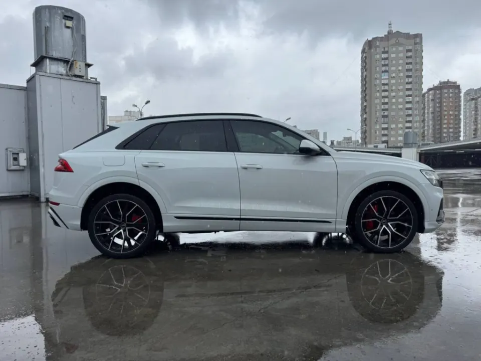 Audi Q8 2021 з парку оренди KTRANS