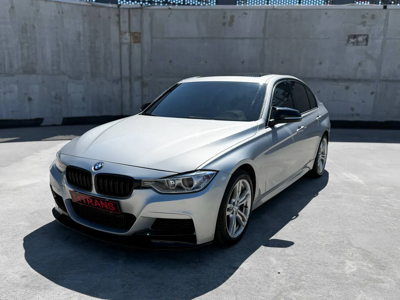 BMW 328 2013 з парку оренди KTRANS