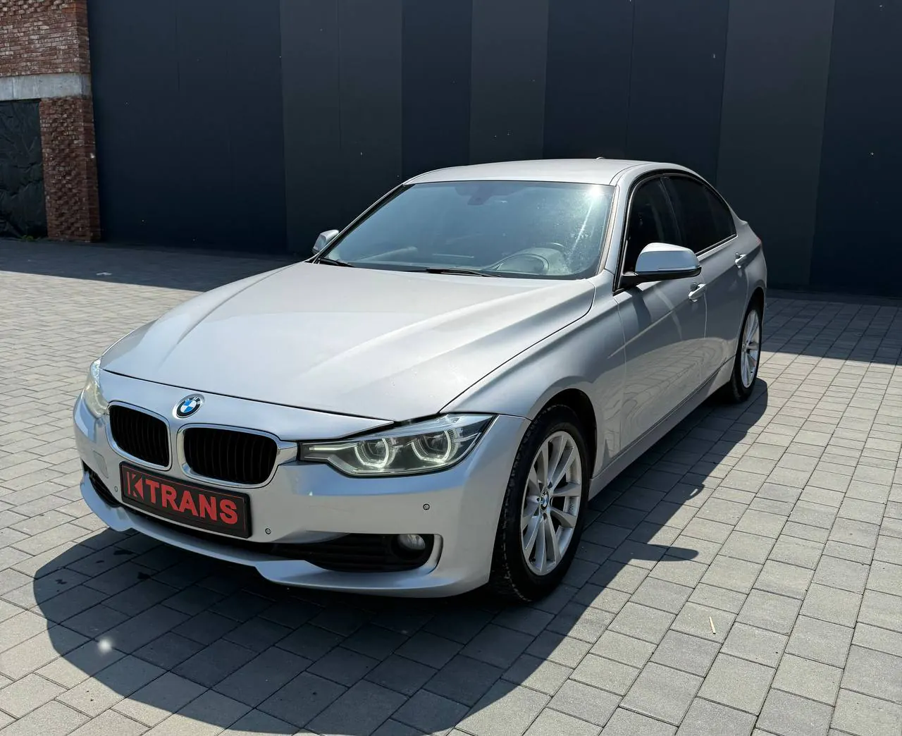 BMW 328 2013 з парку оренди KTRANS