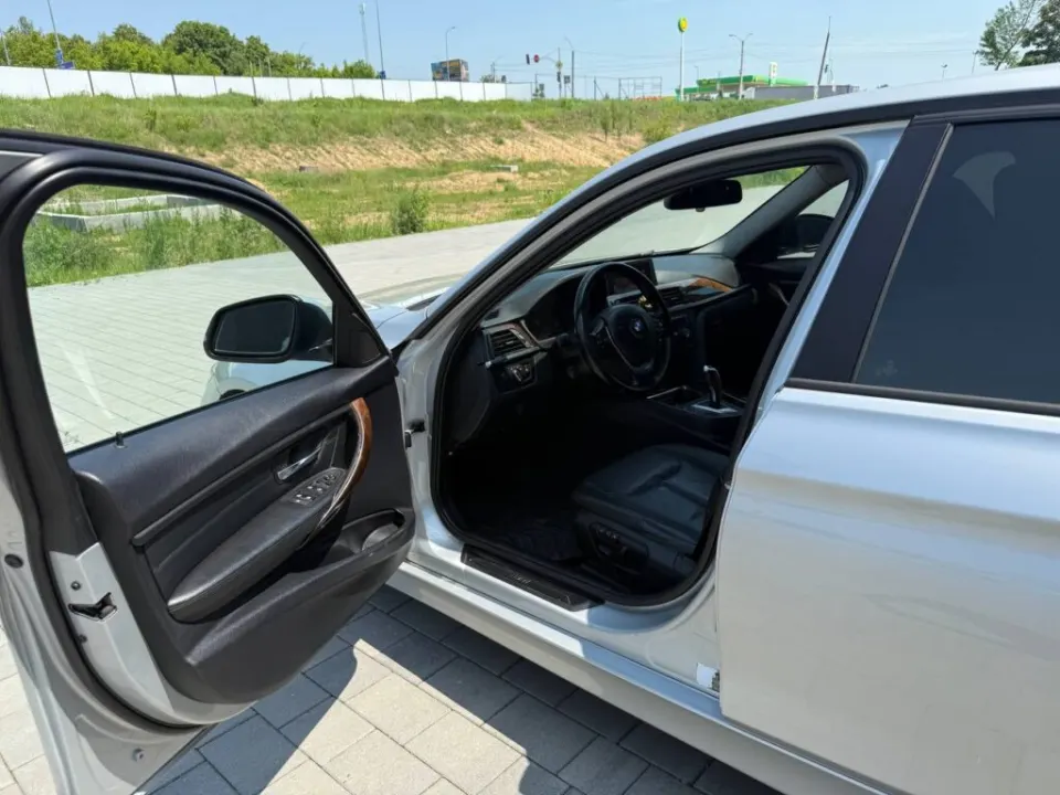 BMW 328 2013 з парку оренди KTRANS