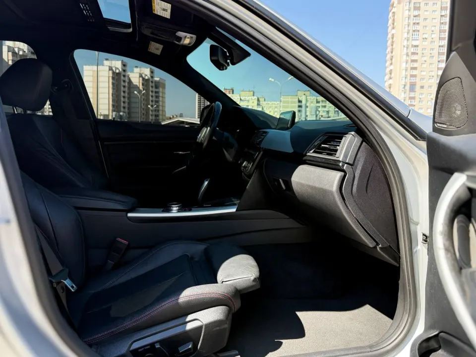 BMW 328 2013 з парку оренди KTRANS