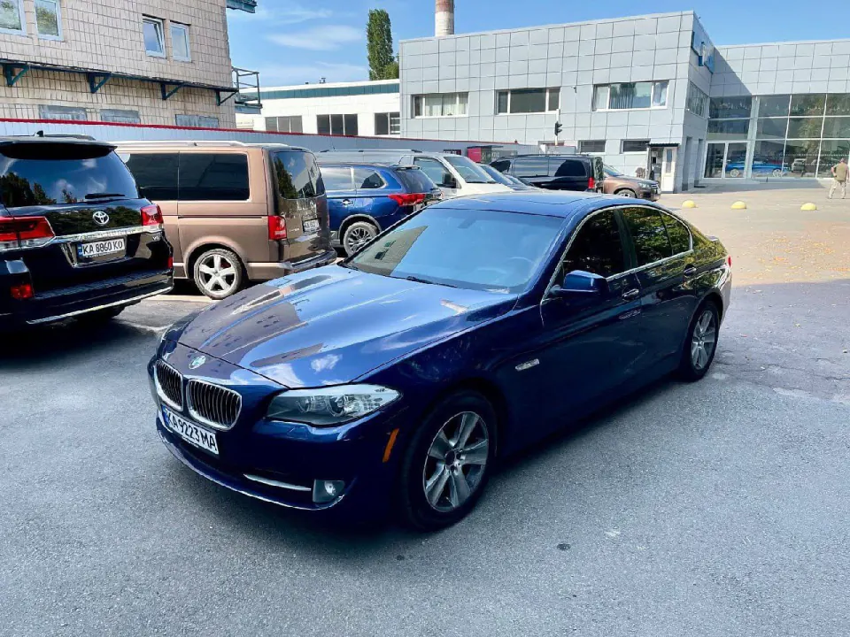BMW 528i 2012 з парку оренди KTRANS