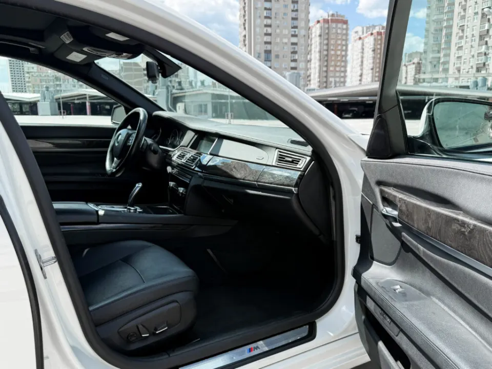 BMW 740 Li 2013 з парку оренди KTRANS