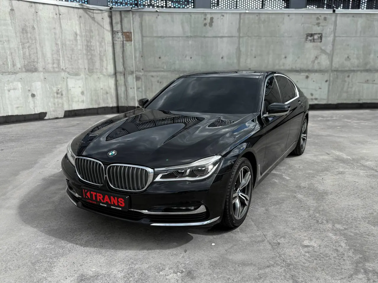 BMW 740d 2016 з парку оренди KTRANS