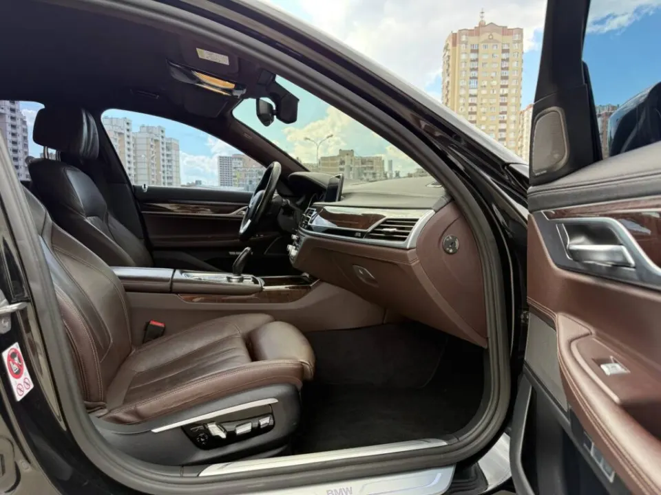BMW 740d 2016 з парку оренди KTRANS