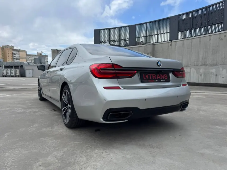 BMW 740i 2017 з парку оренди KTRANS