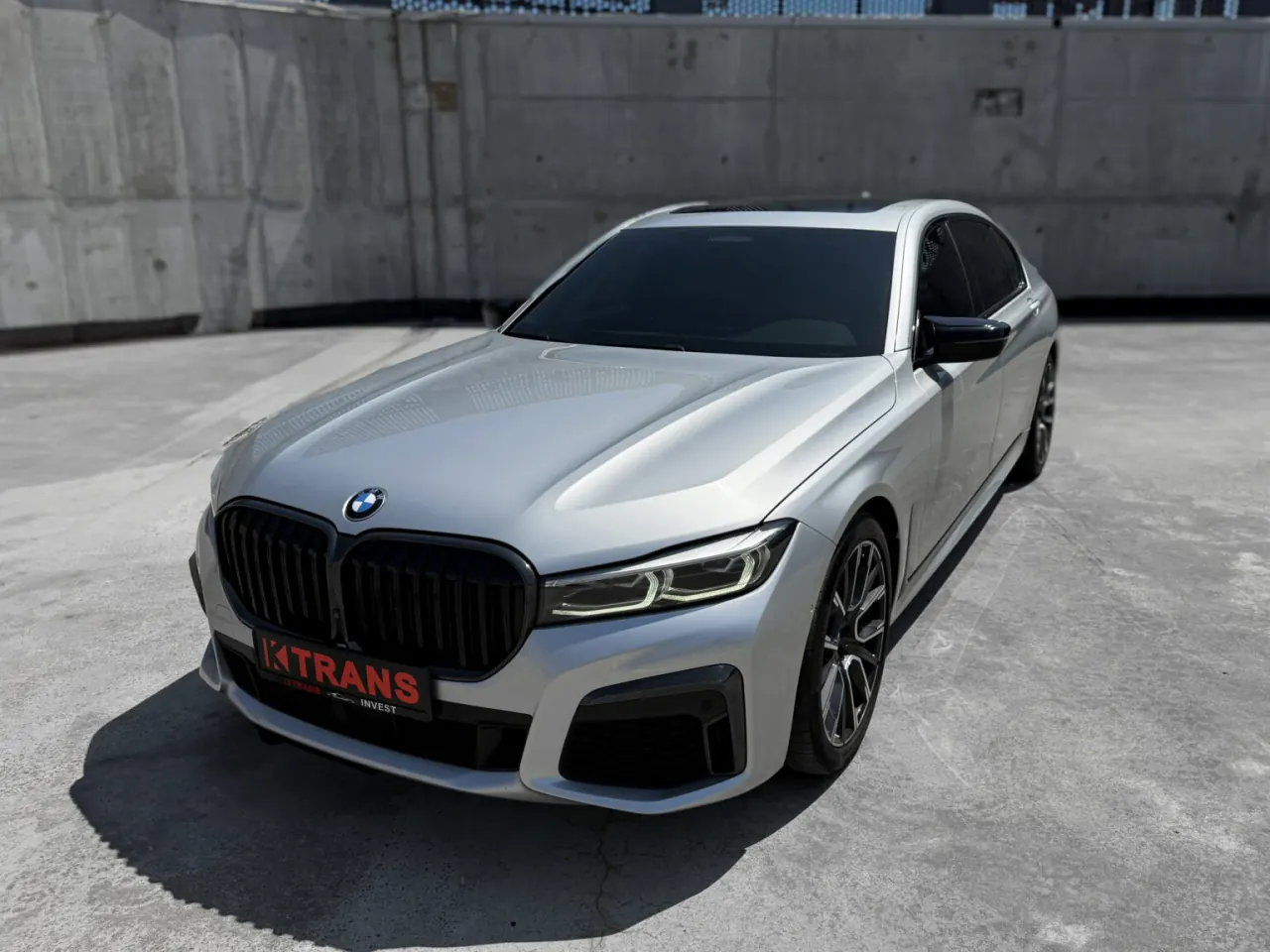 BMW 740l 2020 з парку оренди KTRANS