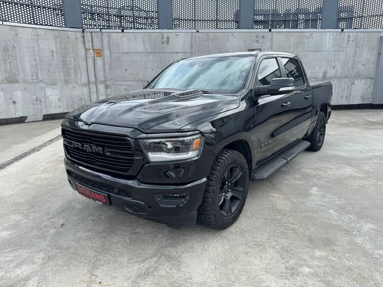 Dodge Ram 1500 2021 з парку оренди KTRANS