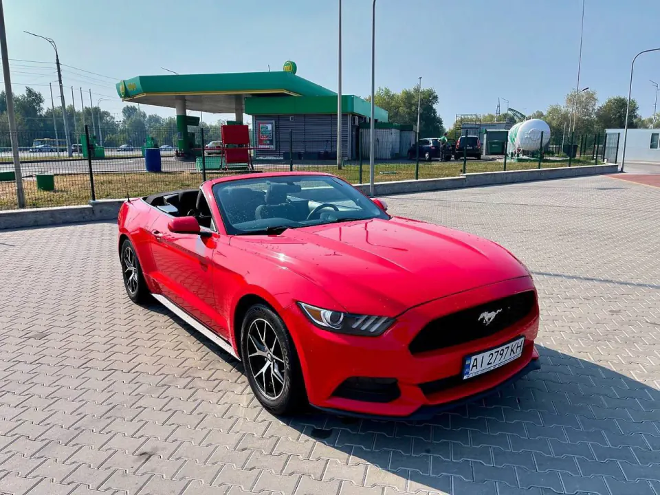 Ford Mustang Cabrio 2016 з парку оренди KTRANS