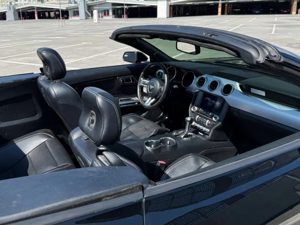 Ford Mustang Cabrio 2016 з парку оренди KTRANS