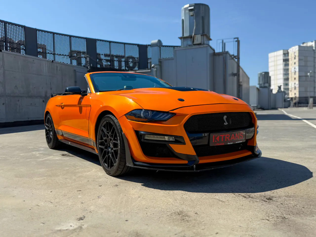 Ford Mustang Cabrio 2020 з парку оренди KTRANS