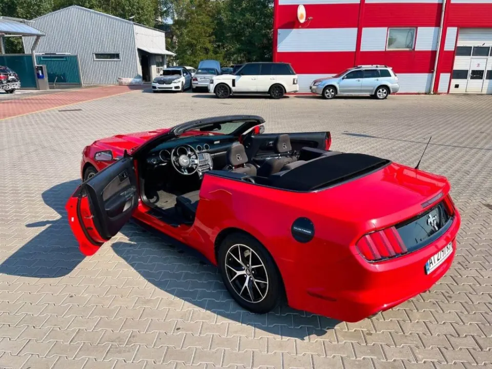 Ford Mustang Cabrio 2016 з парку оренди KTRANS