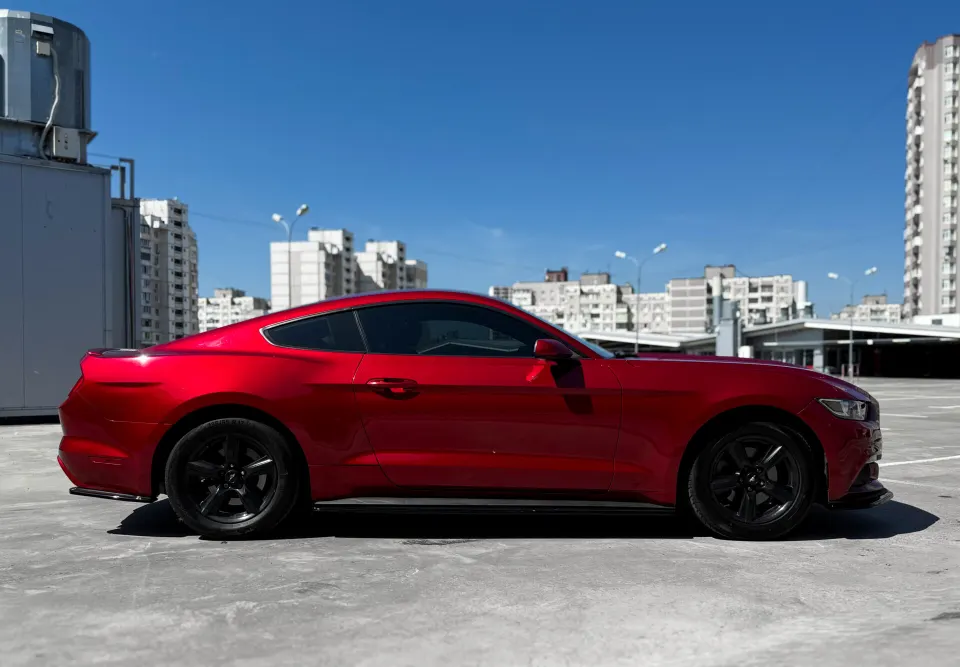 Ford Mustang 2015 з парку оренди KTRANS