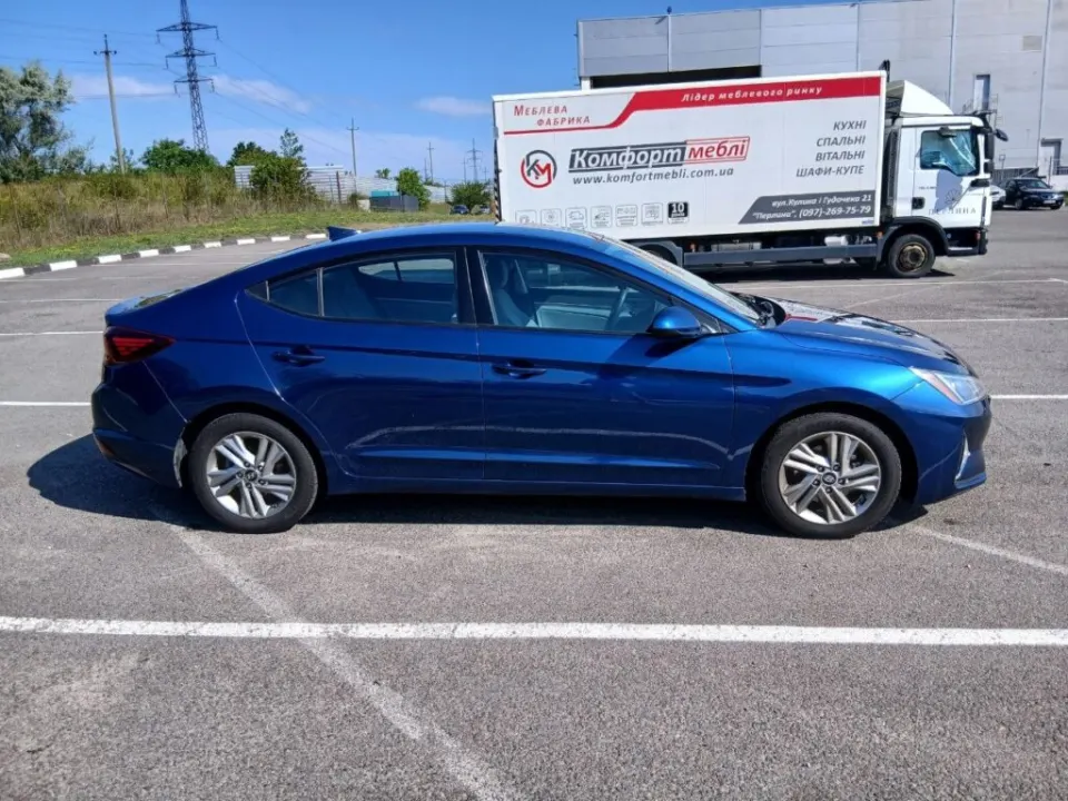 Hyundai Elantra 2018 з парку оренди KTRANS