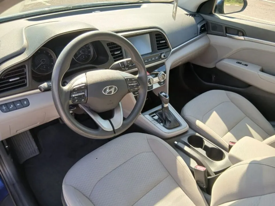 Hyundai Elantra 2018 з парку оренди KTRANS