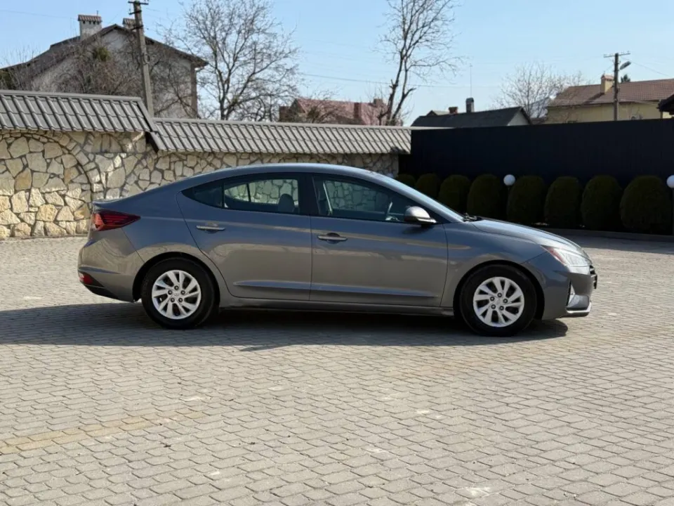 Hyundai Elantra 2019 з парку оренди KTRANS