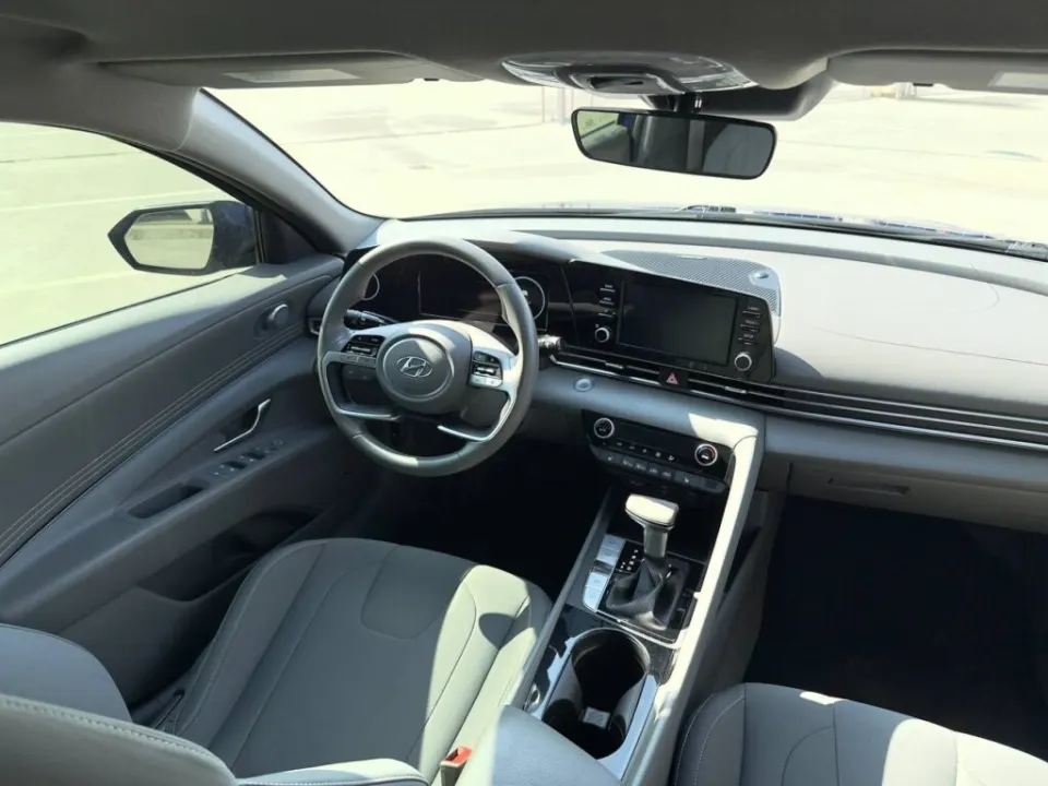 Hyundai Elantra 2021 з парку оренди KTRANS