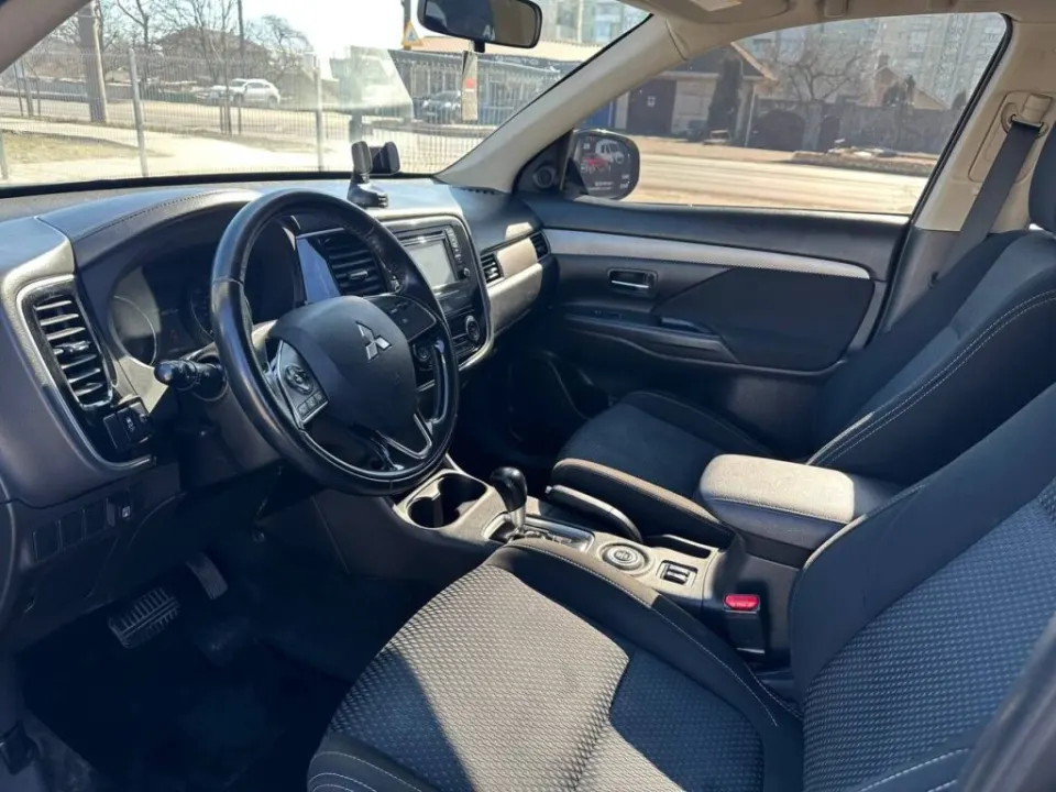 Mitsubishi Outlander 2015 з парку оренди KTRANS