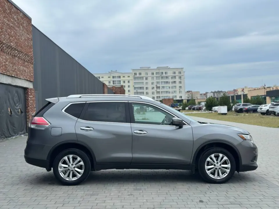 Nissan Rogue 2015 з парку оренди KTRANS