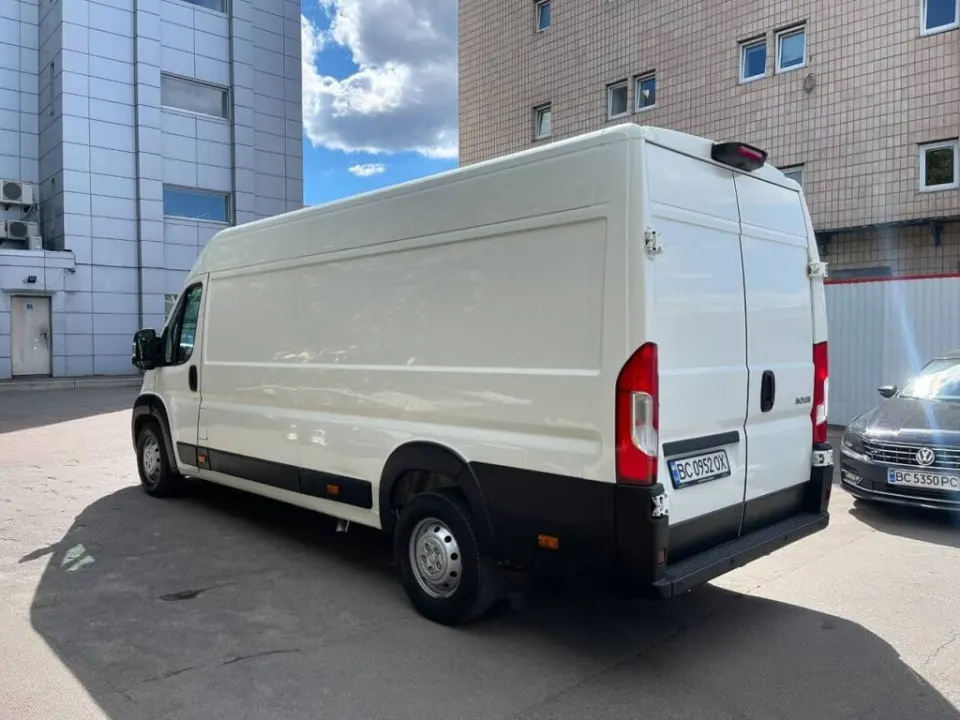 Peugeot Boxer з парку оренди KTRANS