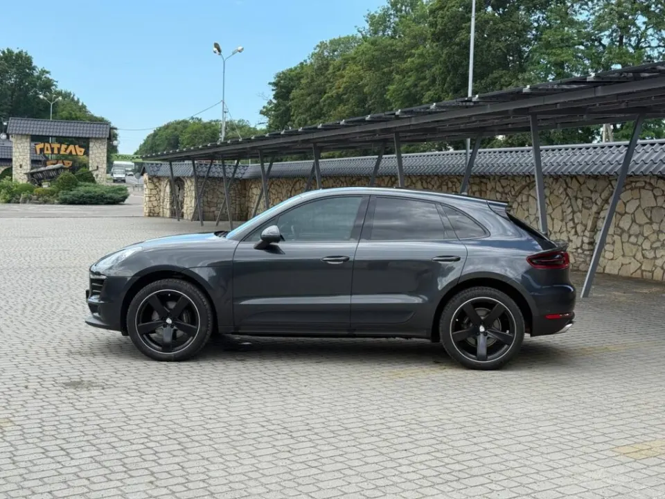 Porsche Macan 2017 з парку оренди KTRANS