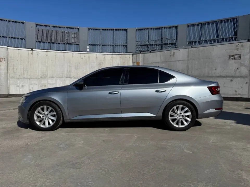 Skoda Superb 2015 з парку оренди KTRANS