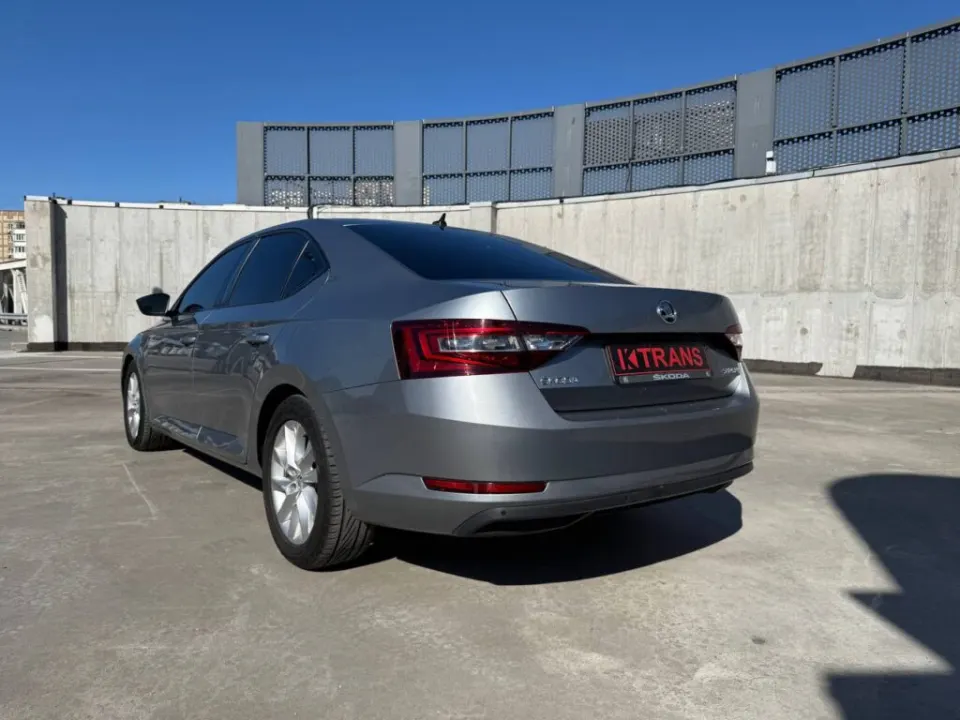 Skoda Superb 2015 з парку оренди KTRANS