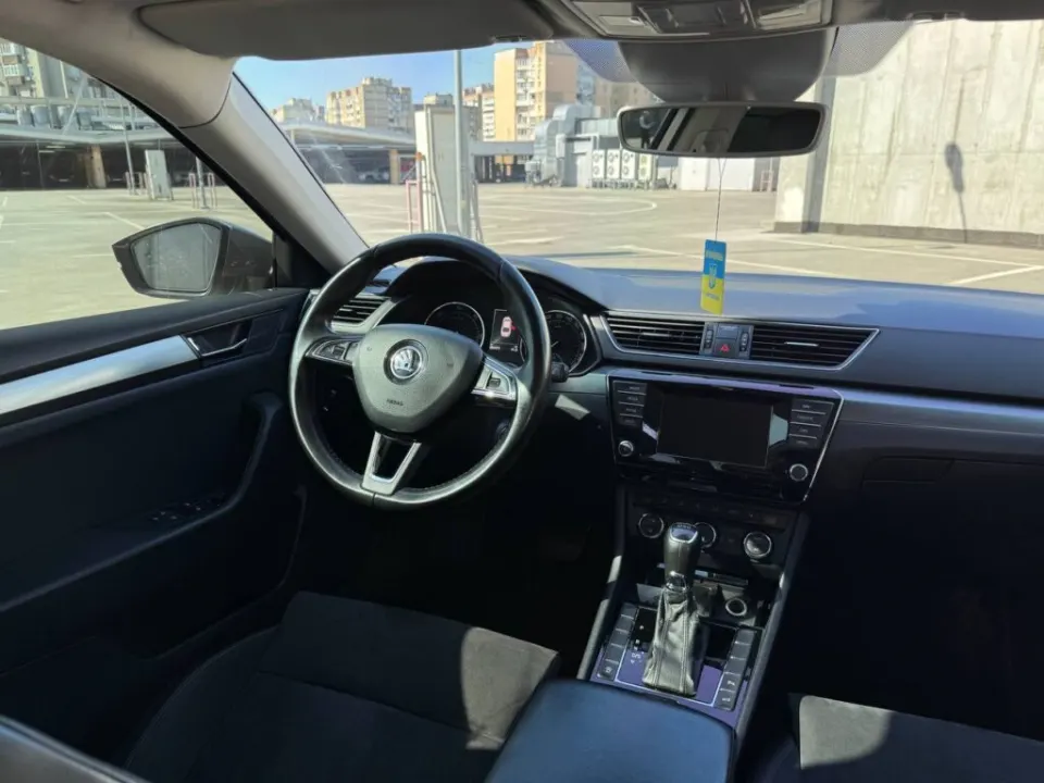 Skoda Superb 2015 з парку оренди KTRANS