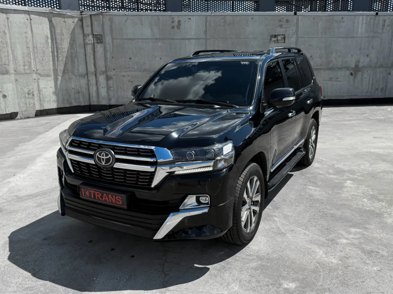 Toyota Land Cruiser 200 2017 з парку оренди KTRANS
