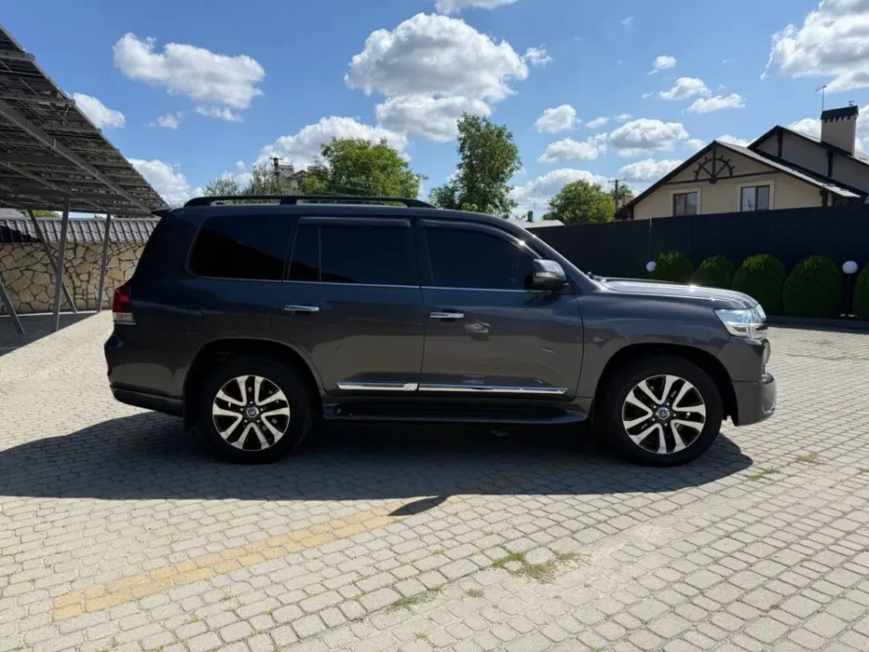 Toyota Land Cruiser 200 2018 з парку оренди KTRANS