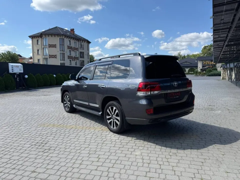 Toyota Land Cruiser 200 2018 з парку оренди KTRANS