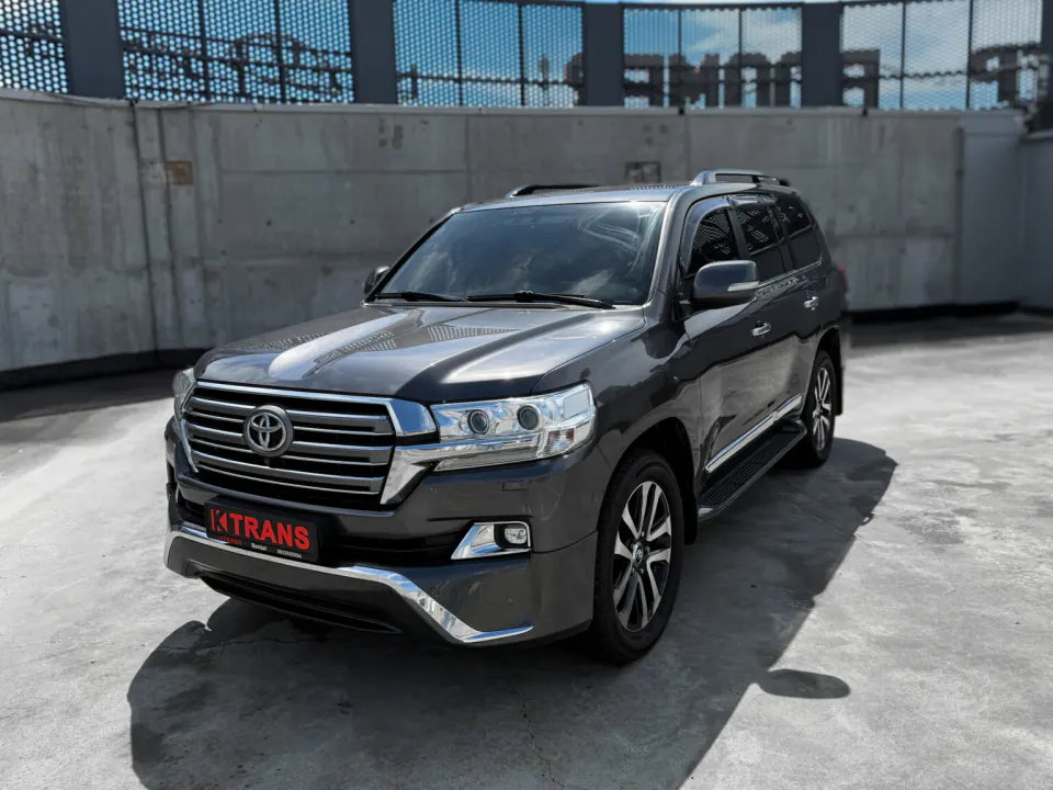 Toyota LC 200 2017 з парку оренди KTRANS