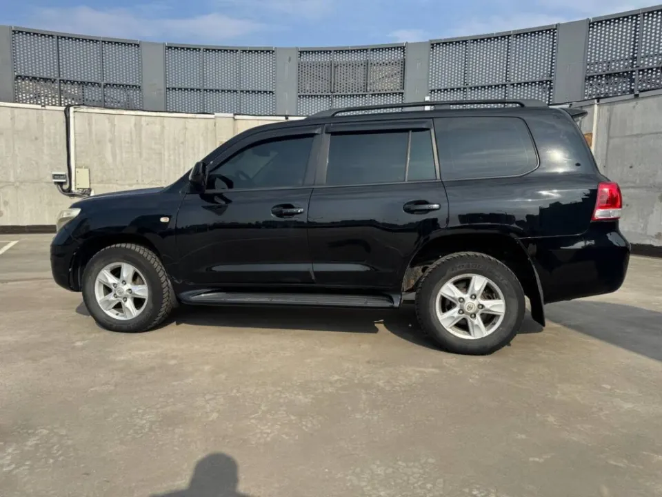 Toyota LC 200 2008 з парку оренди KTRANS
