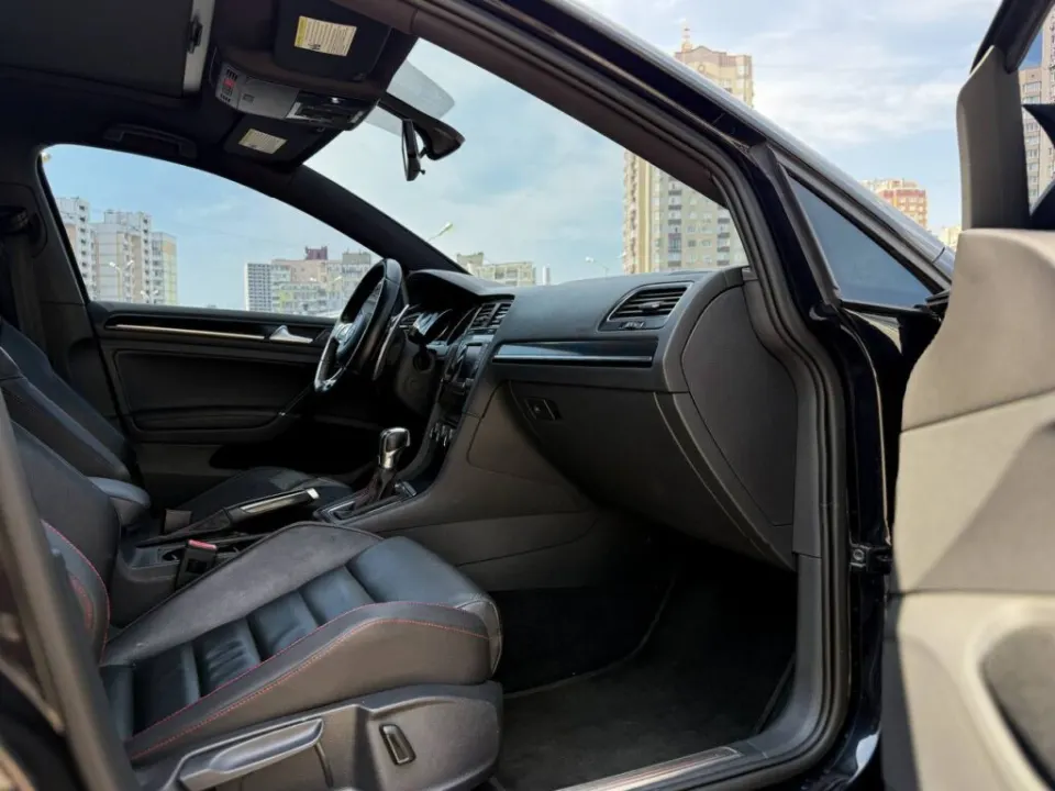 Volkswagen Golf GTI 2014 з парку оренди KTRANS