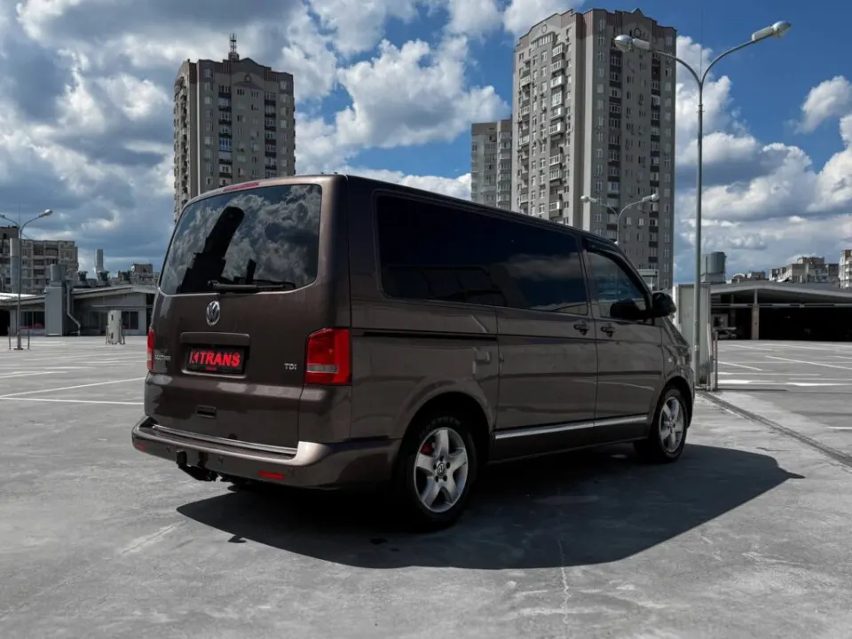 Volkswagen Multivan 2010 з парку оренди KTRANS