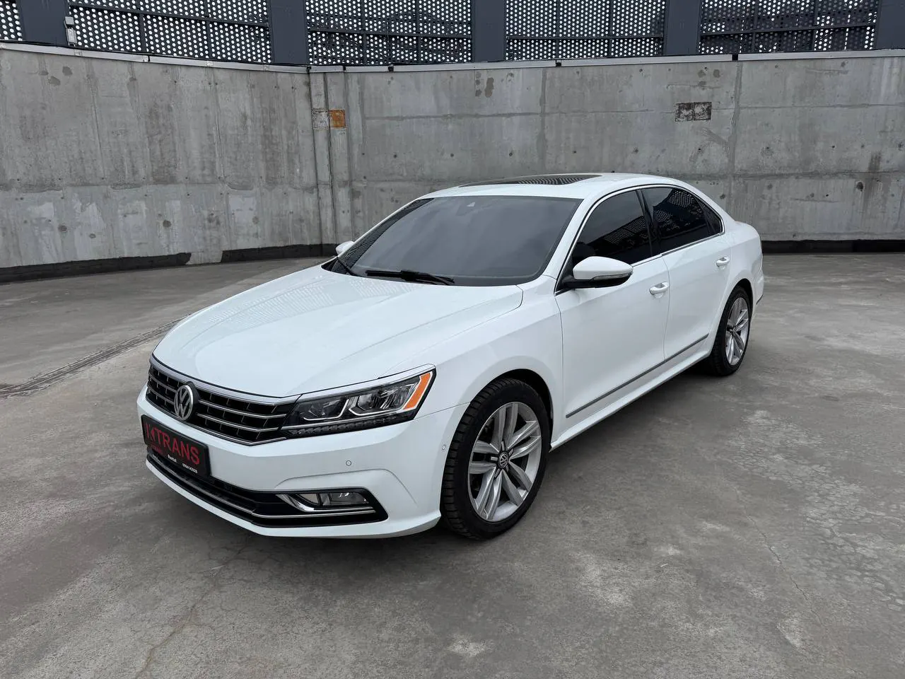 Volkswagen Passat 2017 з парку оренди KTRANS