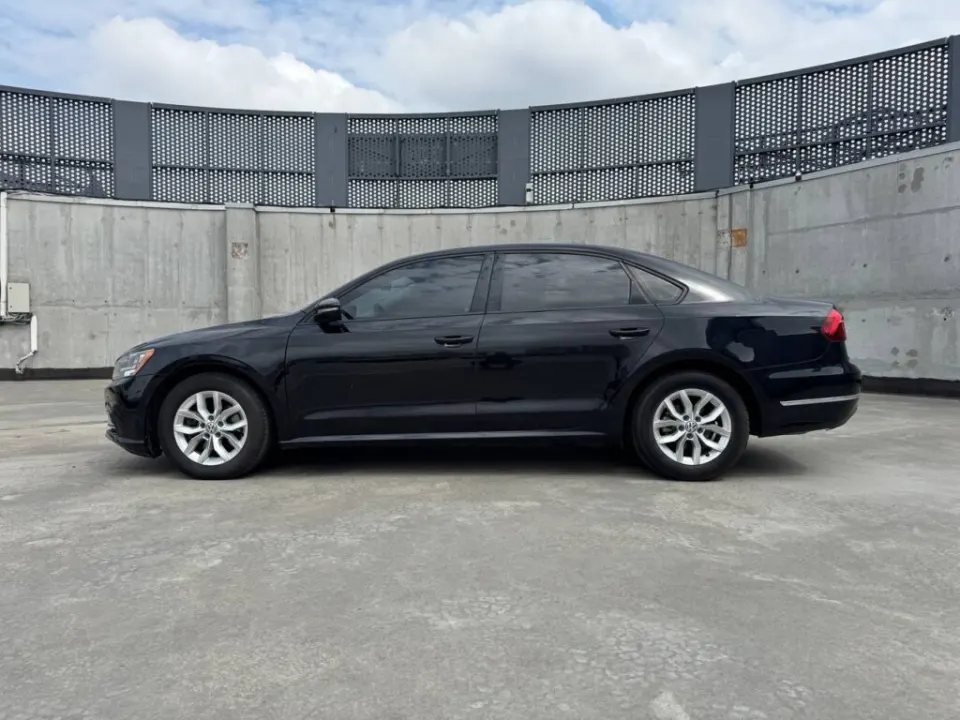 Volkswagen Passat 2018 з парку оренди KTRANS