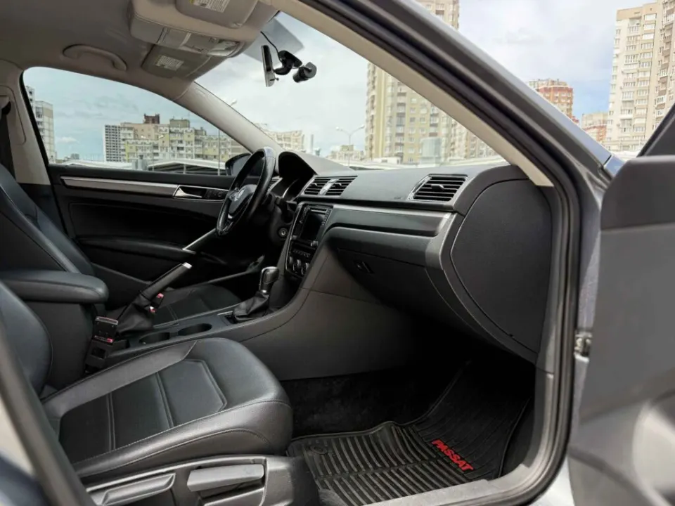 Volkswagen Passat 2016 з парку оренди KTRANS